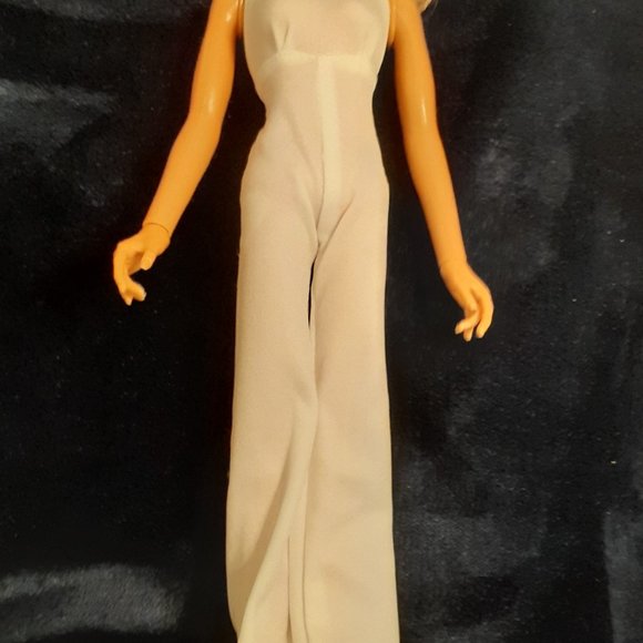 FARRAH FAWCETT POSEABLE FASHION DOLL IN WHITE by MEGO 1977 12 inches tall - Picture 9 of 10